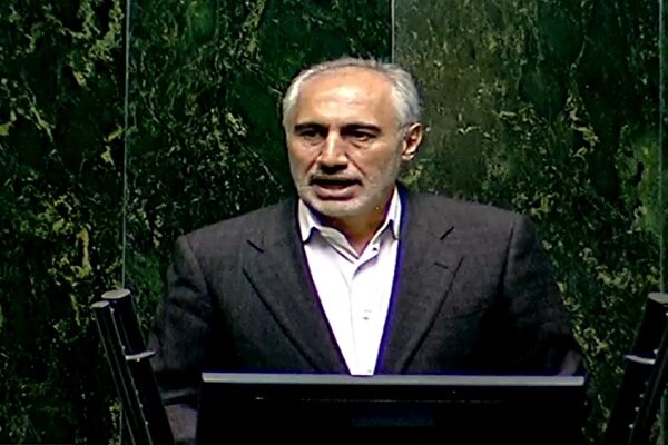روایت پورمحمدی از تصمیمات اقتصادی دولت در ایام جنگ
